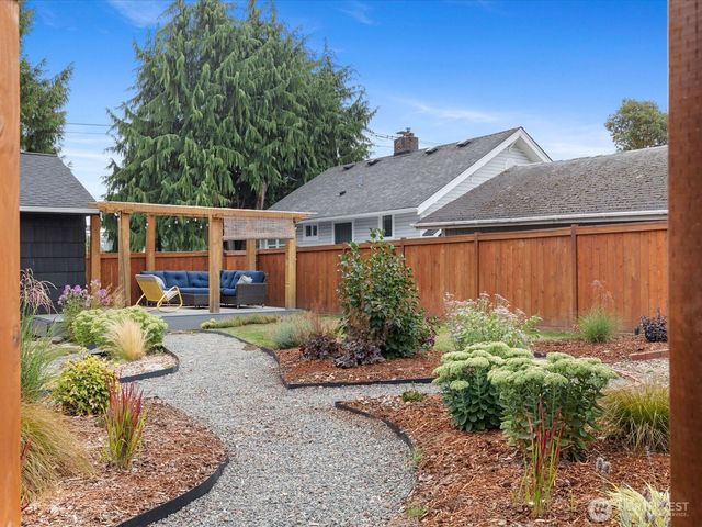 7559 19th Avenue SW, Seattle, WA 98106