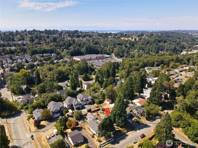 7559 19th Avenue SW, Seattle, WA 98106