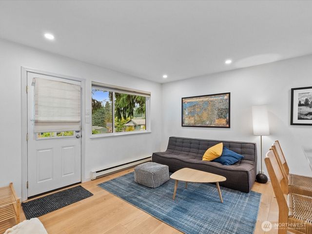 7559 19th Avenue SW, Seattle, WA 98106