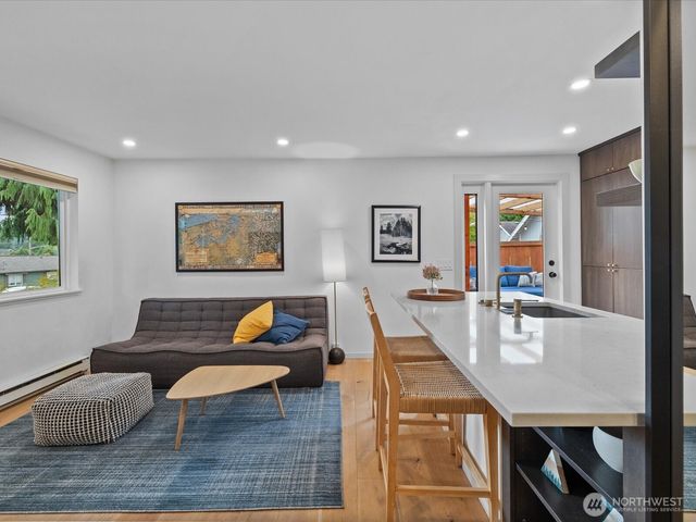 7559 19th Avenue SW, Seattle, WA 98106