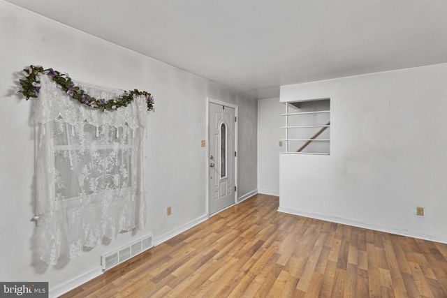 160 SAYBROOK AVE, Hamilton, NJ 08619