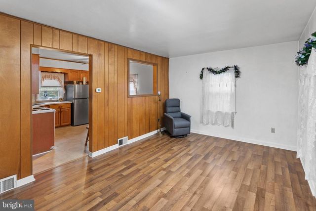 160 SAYBROOK AVE, Hamilton, NJ 08619