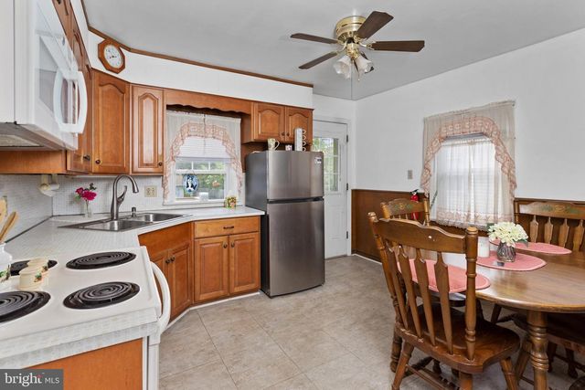 160 SAYBROOK AVE, Hamilton, NJ 08619
