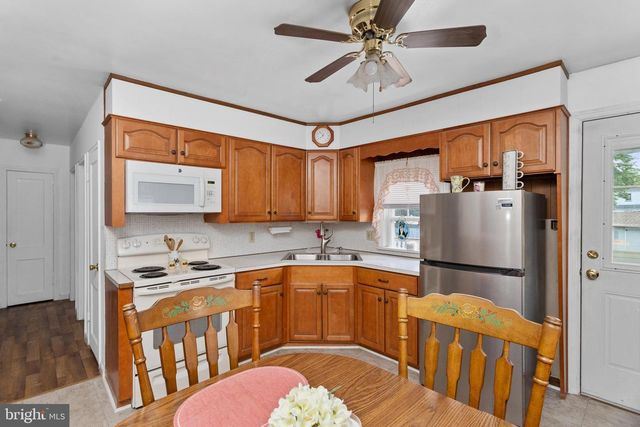 160 SAYBROOK AVE, Hamilton, NJ 08619