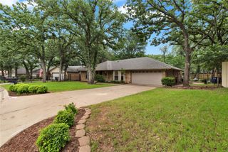 1104 Wood Ridge Drive, Azle, TX 76020
