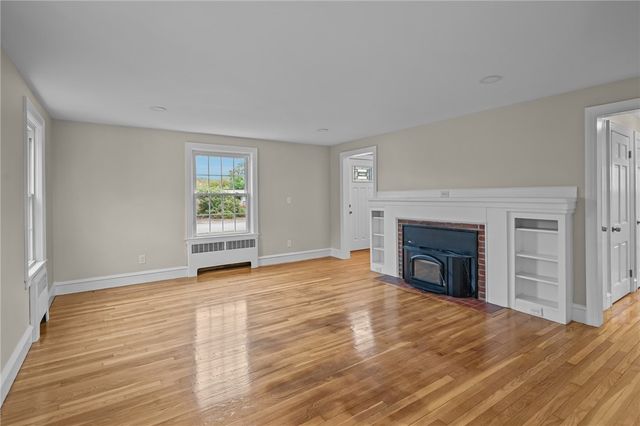 282 Seven Mile Road, Scituate, RI 02831