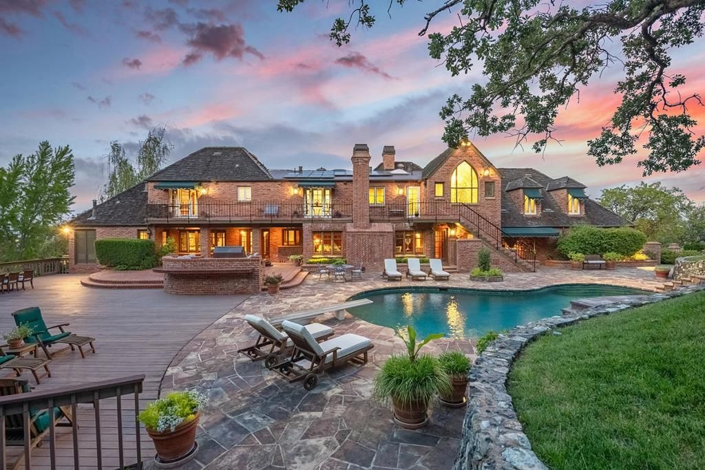 12359 Farr Ranch Road, Saratoga, CA 95070