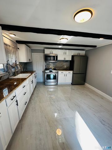 2 Mediterranean Lane, Norwich, CT 06360