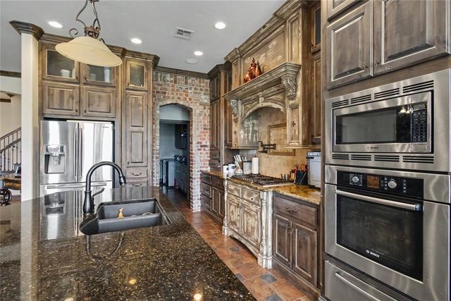 11917 Aaron Drive, Harrah, OK 73045