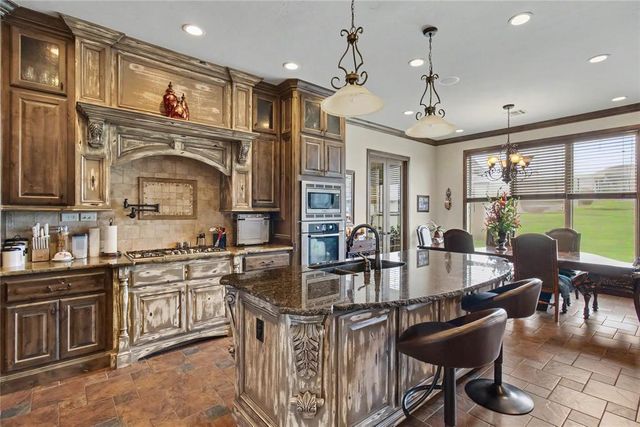 11917 Aaron Drive, Harrah, OK 73045