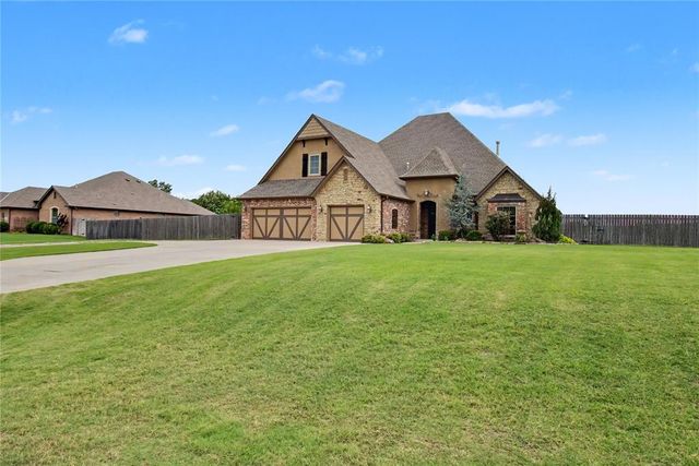 11917 Aaron Drive, Harrah, OK 73045