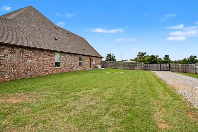 11917 Aaron Drive, Harrah, OK 73045