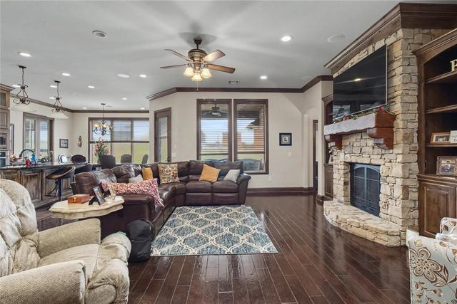 11917 Aaron Drive, Harrah, OK 73045