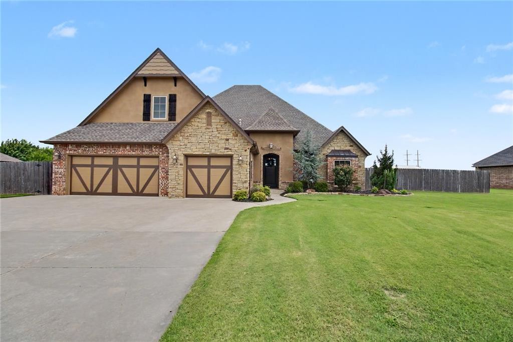 11917 Aaron Drive, Harrah, OK 73045