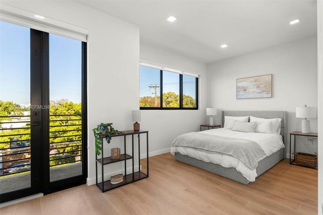 1376 SW 4th St 3, Miami, FL 33135