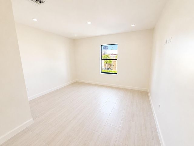 274 SE 9th Avenue 3, Deerfield Beach, FL 33441