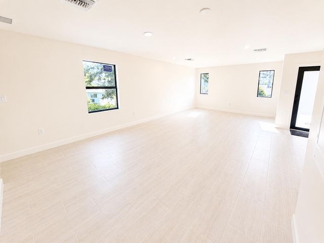 274 SE 9th Avenue 3, Deerfield Beach, FL 33441