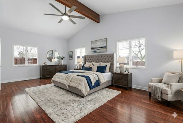 586 N 7th Avenue, Des Plaines, IL 60016