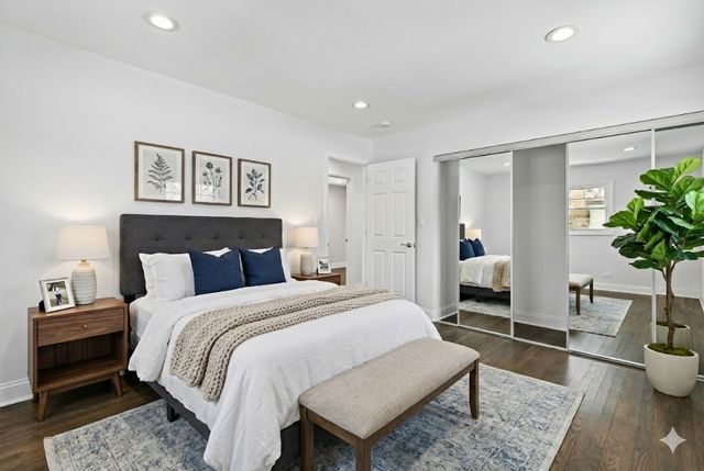 586 N 7th Avenue, Des Plaines, IL 60016