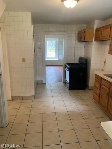 1796 Cumberland Road, Cleveland Heights, OH 44118