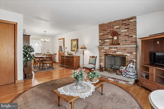 21909 FREDERICK RD, Boyds, MD 20841