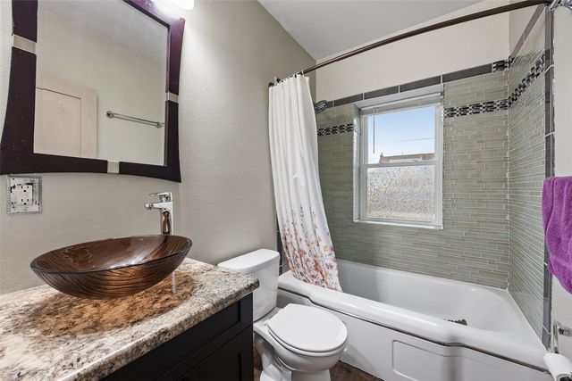 3237 Dalewood Avenue SE, Cedar Rapids, IA 52403