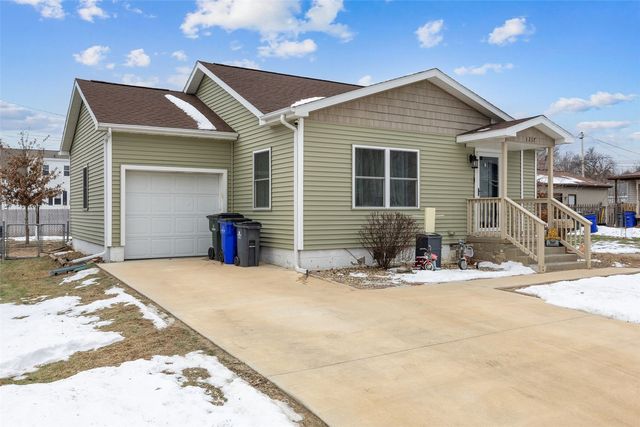 3237 Dalewood Avenue SE, Cedar Rapids, IA 52403