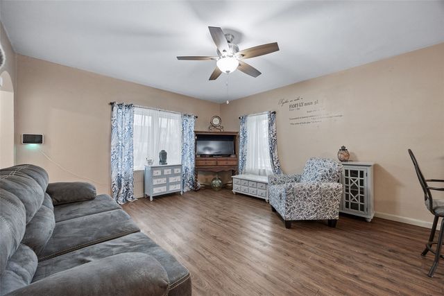 3237 Dalewood Avenue SE, Cedar Rapids, IA 52403