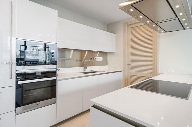 1000 Brickell Plz PH5005, Miami, FL 33131