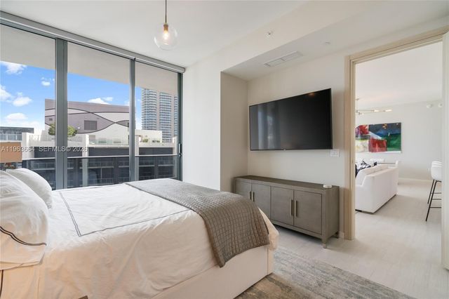 1000 Brickell Plz PH5005, Miami, FL 33131