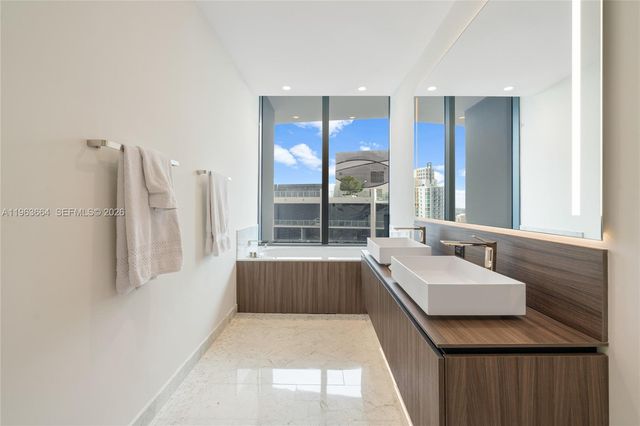 1000 Brickell Plz PH5005, Miami, FL 33131