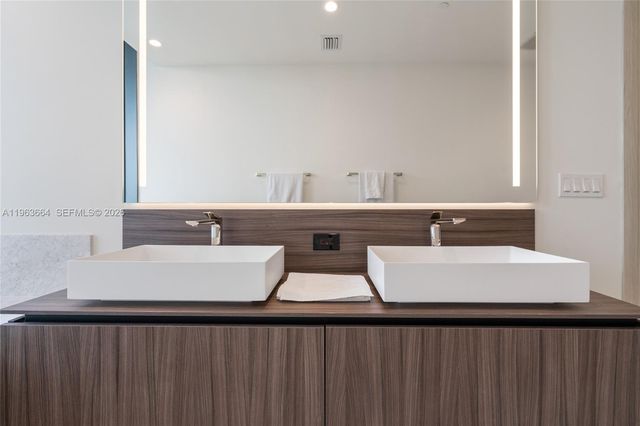 1000 Brickell Plz PH5005, Miami, FL 33131