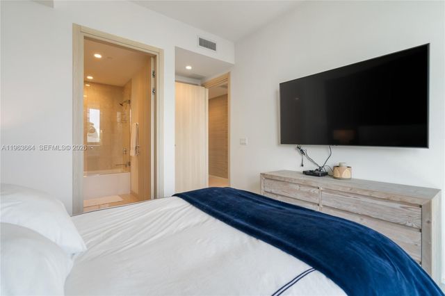 1000 Brickell Plz PH5005, Miami, FL 33131