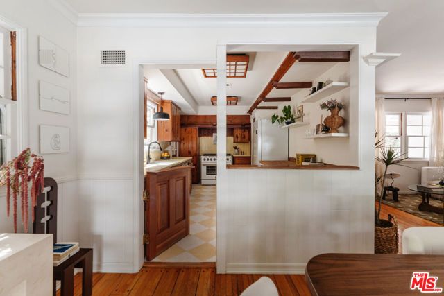 22370 Macfarlane Drive, Woodland Hills (los Angeles), CA 91364