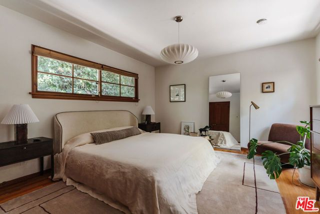 22370 Macfarlane Drive, Woodland Hills (los Angeles), CA 91364