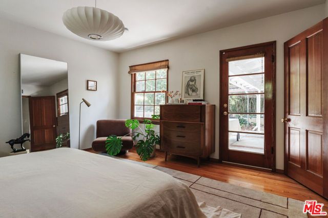 22370 Macfarlane Drive, Woodland Hills (los Angeles), CA 91364
