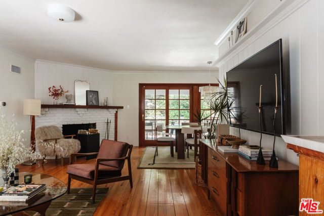 22370 Macfarlane Drive, Woodland Hills (los Angeles), CA 91364