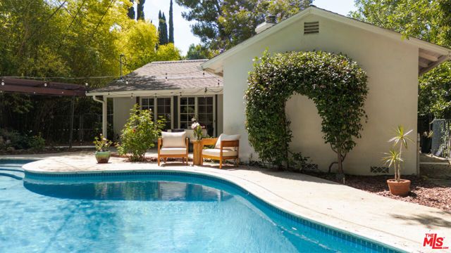 22370 Macfarlane Drive, Woodland Hills (los Angeles), CA 91364