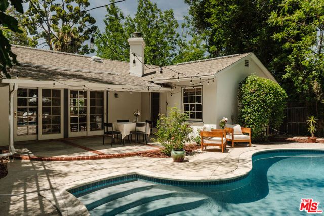 22370 Macfarlane Drive, Woodland Hills (los Angeles), CA 91364