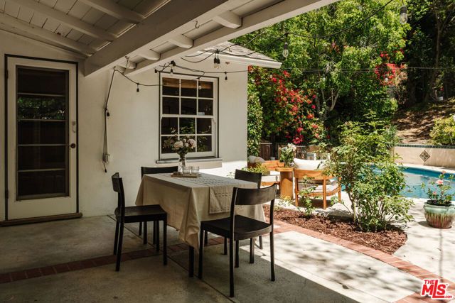 22370 Macfarlane Drive, Woodland Hills (los Angeles), CA 91364
