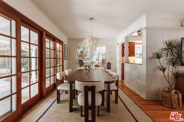 22370 Macfarlane Drive, Woodland Hills (los Angeles), CA 91364