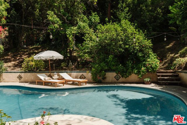 22370 Macfarlane Drive, Woodland Hills (los Angeles), CA 91364