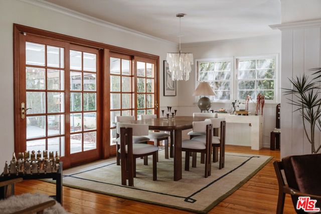 22370 Macfarlane Drive, Woodland Hills (los Angeles), CA 91364