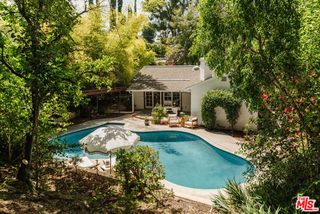 22370 Macfarlane Drive, Woodland Hills (los Angeles), CA 91364