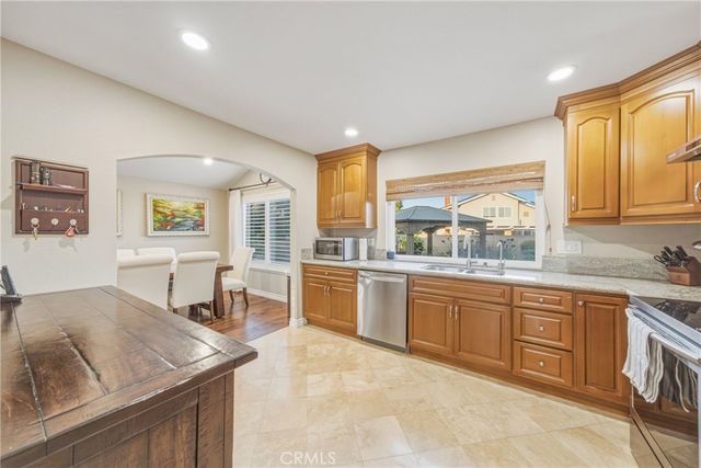2909 S Diamond Street, Santa Ana, CA 92704