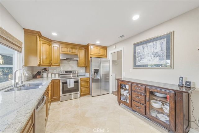2909 S Diamond Street, Santa Ana, CA 92704