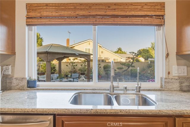 2909 S Diamond Street, Santa Ana, CA 92704