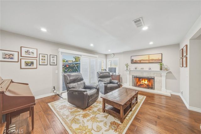 2909 S Diamond Street, Santa Ana, CA 92704