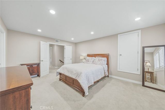 2909 S Diamond Street, Santa Ana, CA 92704
