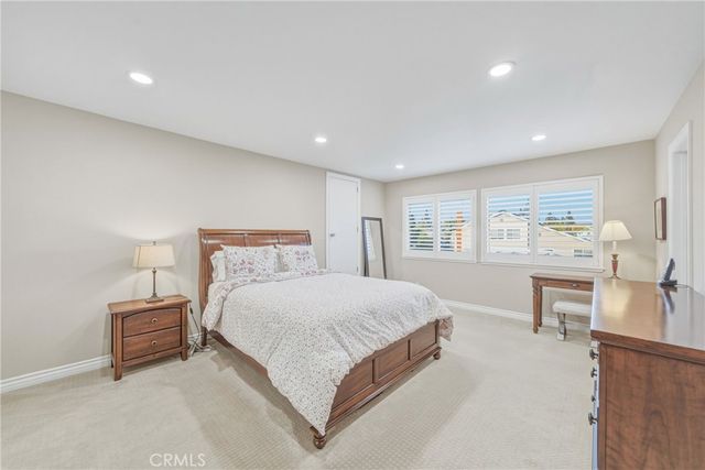 2909 S Diamond Street, Santa Ana, CA 92704